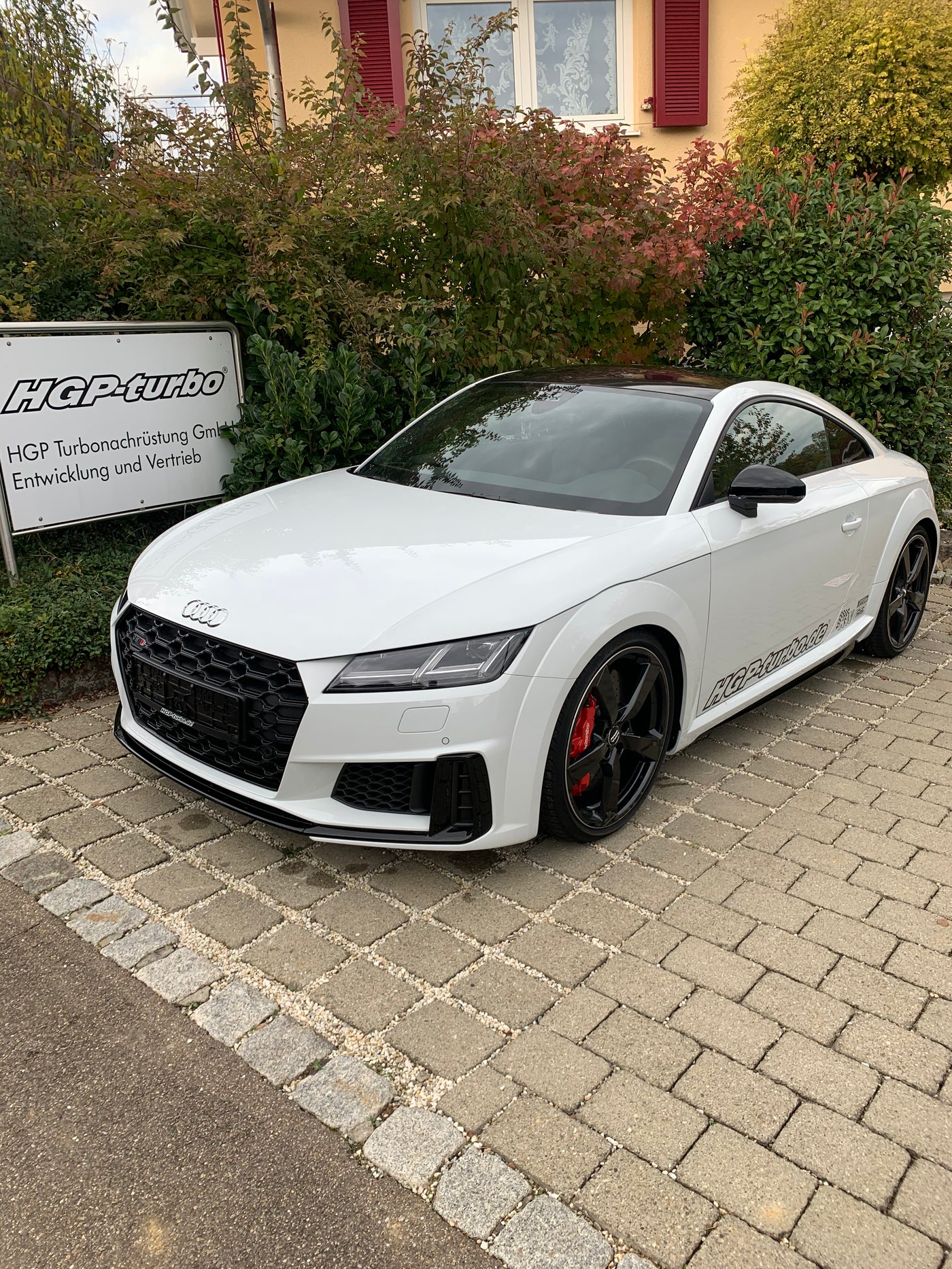 Audi TTS 2.0 TFSI mit OPF